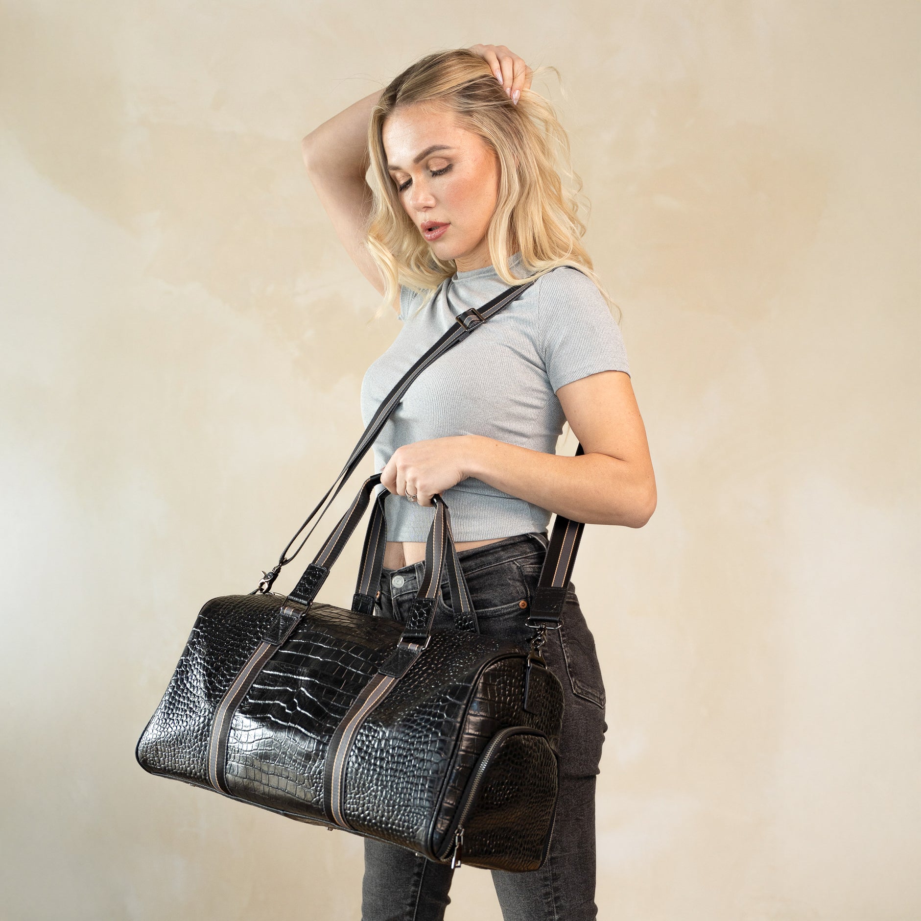 black crocodile patter alligator print leather duffel bag weekender bag gym bag for men and women
